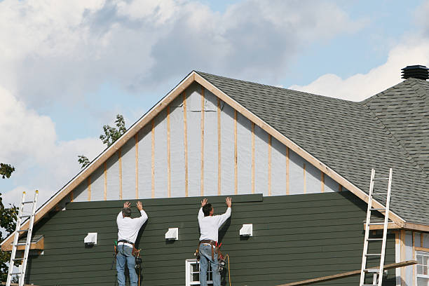 Professional Siding technician working in Trenton, NJ